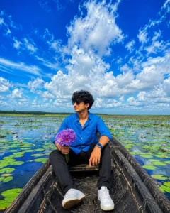 Aesthetic Boat Ai Photo Editing Prompt